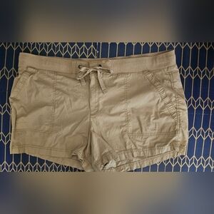 a.n.a Comfort Waist Shorts with Stretch Size 18